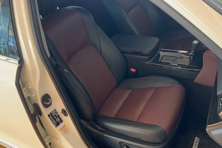Used Toyota Crown 2018 2.0T Sport Edition Right Front Seat
