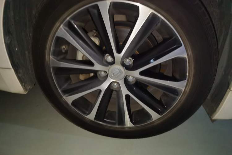 Used Toyota Crown 2018 2.0T Fashion Edition Right Front Wheel Hub