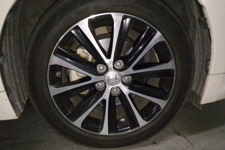 Used Toyota Crown 2018 2.0T Fashion Edition Right Front Wheel Hub