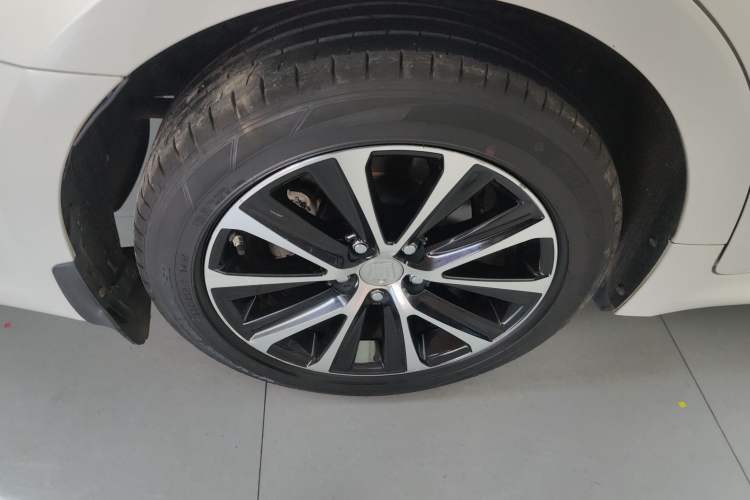 Used Toyota Crown 2018 2.0T Fashion Edition Right Rear Wheel Hub