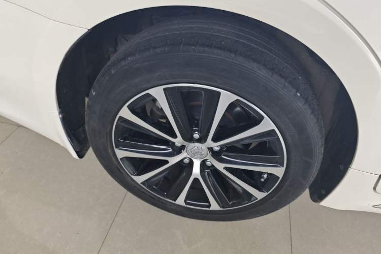 Used Toyota Crown 2018 2.0T Fashion Edition Right Rear Wheel Hub