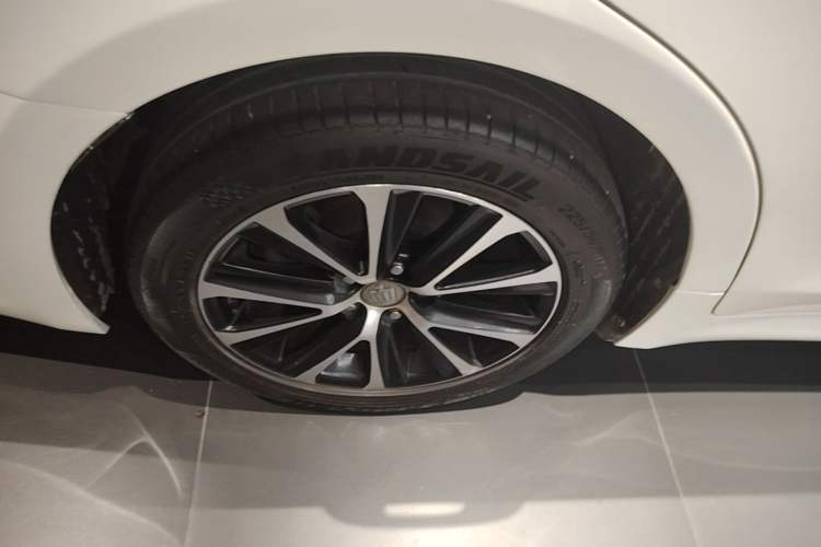 Used Toyota Crown 2018 2.0T Fashion Edition Right Rear Wheel Hub
