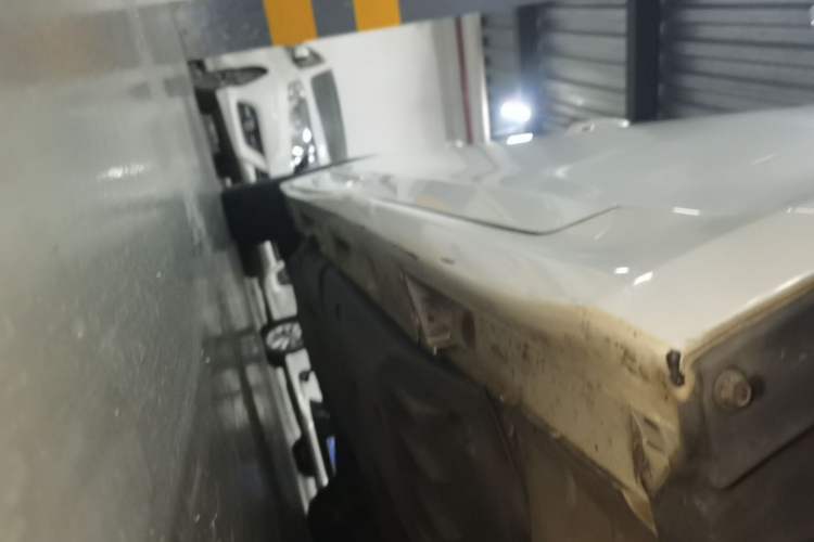 Used Toyota Crown 2018 2.0T Fashion Edition Right Side Sill