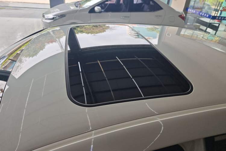 Used Toyota Crown 2018 2.0T Fashion Edition Roof
