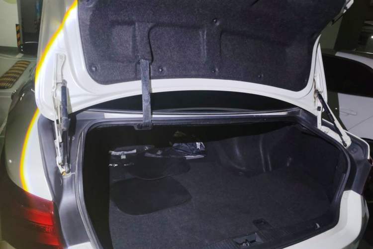 Used Toyota Crown 2018 2.0T Fashion Edition Trunk