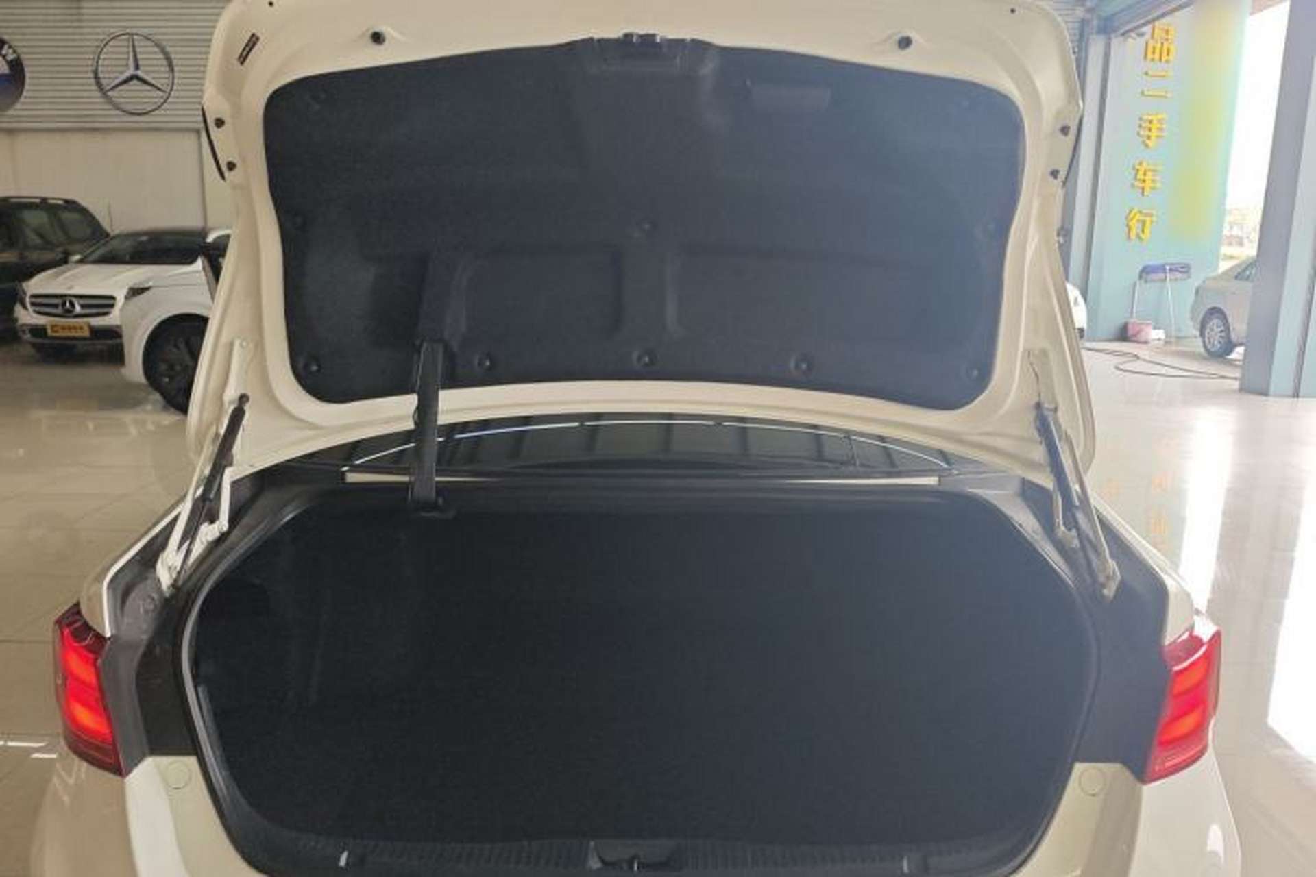 Used Toyota Crown 2018 2.0T Fashion Edition Trunk