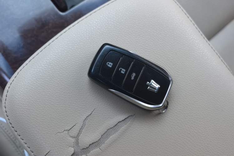 Used Toyota Crown 2018 2.0T Fashion Edition Vehicle Key