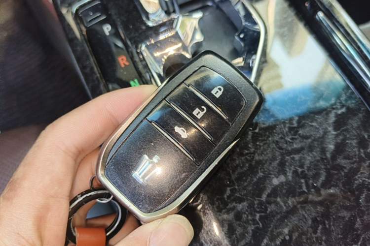 Used Toyota Crown 2018 2.0T Sport Edition Vehicle Key