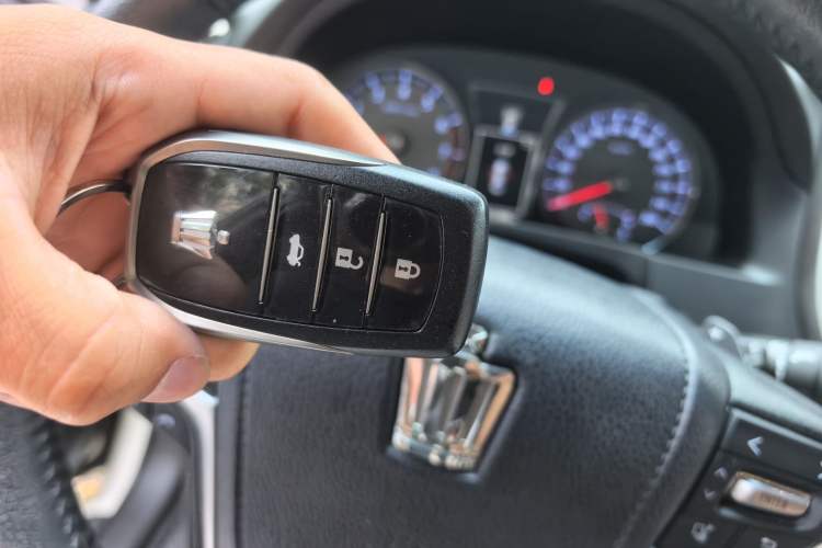 Used Toyota Crown 2018 2.0T Sport Edition Vehicle Key