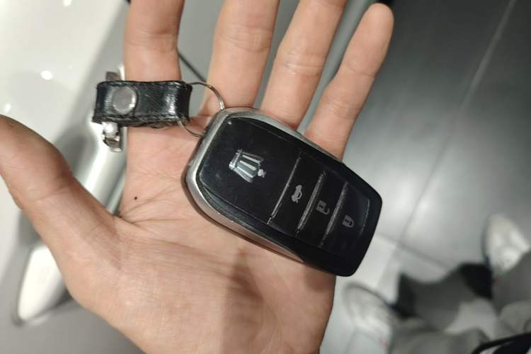 Used Toyota Crown 2018 2.0T Fashion Edition Vehicle Key