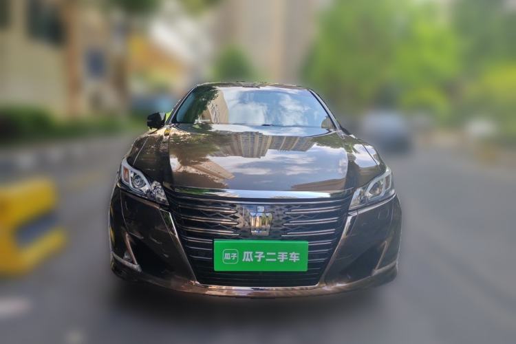 Used Toyota Crown 2018 2.0T Fashion Edition Front