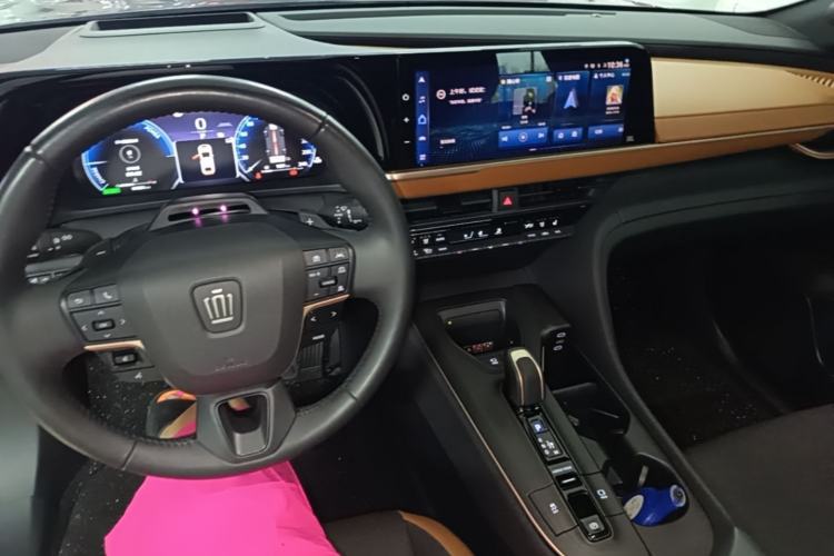 Used Toyota Crown 2023 2.4T SportCross HEV Four-Wheel Drive Ultimate Edition Center Console