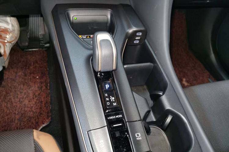 Used Toyota Crown 2023 2.4T SportCross HEV Four-Wheel Drive Ultimate Edition Gear Lever