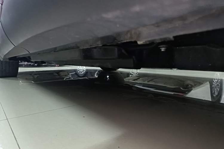 Used Toyota Crown 2023 2.4T SportCross HEV Four-Wheel Drive Ultimate Edition Left Side Sill