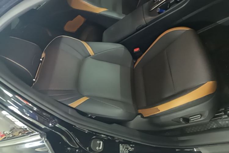 Used Toyota Crown 2023 2.4T SportCross HEV Four-Wheel Drive Ultimate Edition Right Front Seat