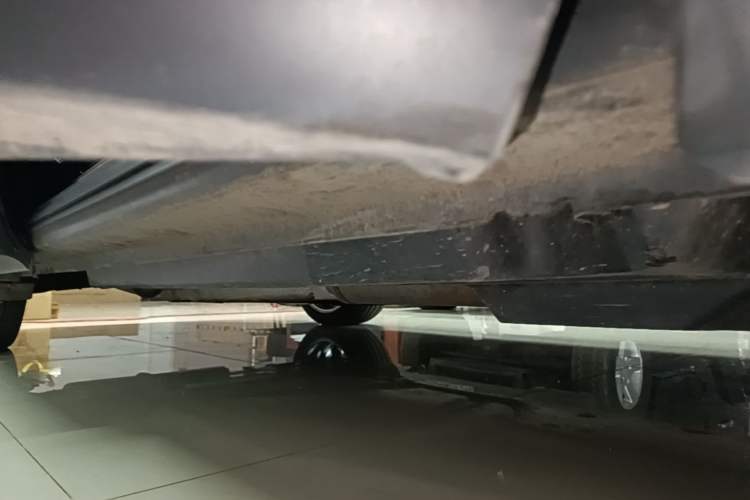 Used Toyota Crown 2023 2.4T SportCross HEV Four-Wheel Drive Ultimate Edition Right Side Sill