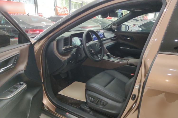 Used Toyota Crown 2023 2.5L SportCross HEV Two-Wheel Drive Prestige Edition Driver Seat