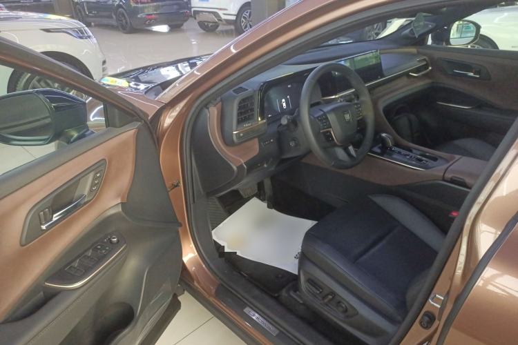 Used Toyota Crown 2023 2.5L SportCross HEV Two-Wheel Drive Prestige Edition Driver Seat
