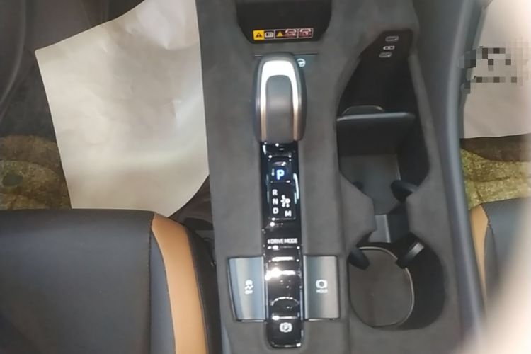 Used Toyota Crown 2023 2.4T SportCross HEV Four-Wheel Drive Ultimate Edition Gear Lever
