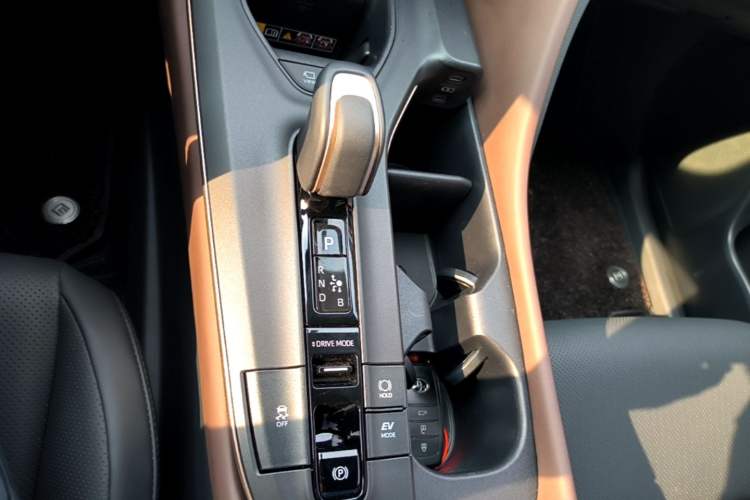 Used Toyota Crown 2023 2.5L SportCross HEV Two-Wheel Drive Prestige Edition Gear Lever