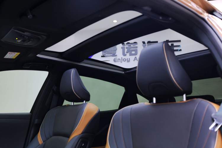 Used Toyota Crown 2023 2.4T SportCross HEV Four-Wheel Drive Ultimate Edition Headliner
