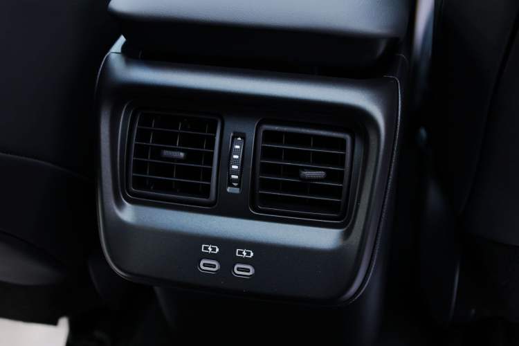 Used Toyota Crown 2023 2.4T SportCross HEV Four-Wheel Drive Ultimate Edition Interior 11