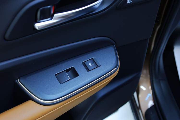 Used Toyota Crown 2023 2.4T SportCross HEV Four-Wheel Drive Ultimate Edition Interior 15