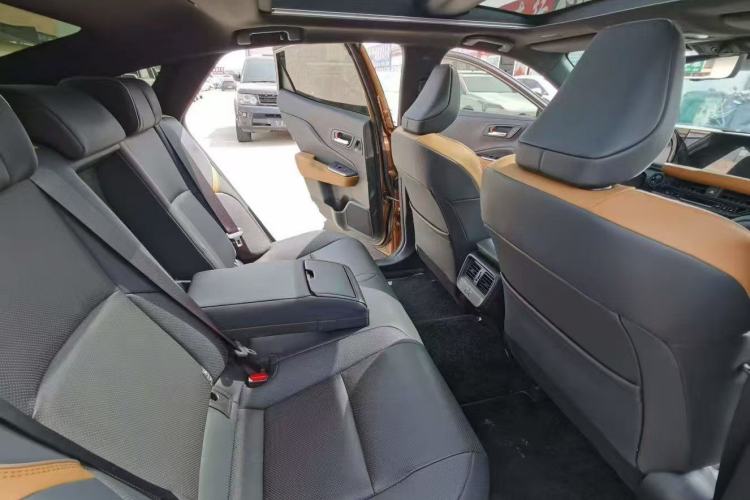 Used Toyota Crown 2023 2.4T SportCross HEV Four-Wheel Drive Ultimate Edition Interior 4