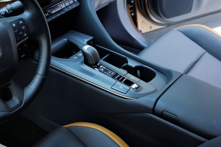 Used Toyota Crown 2023 2.4T SportCross HEV Four-Wheel Drive Ultimate Edition Interior 5