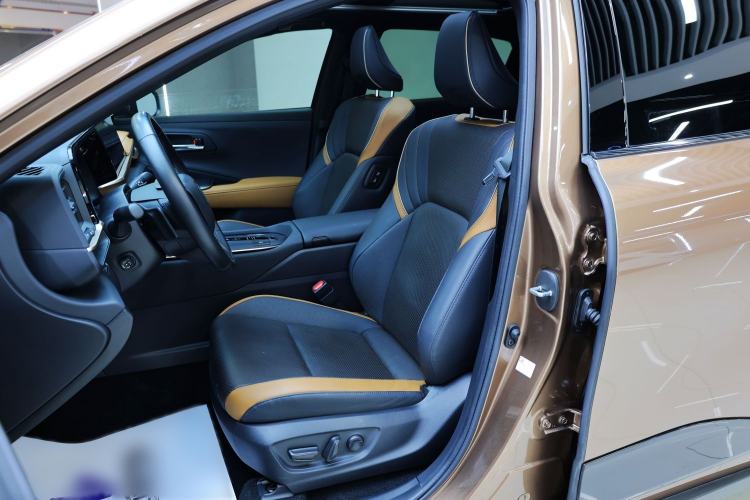 Used Toyota Crown 2023 2.4T SportCross HEV Four-Wheel Drive Ultimate Edition Left Front Seat