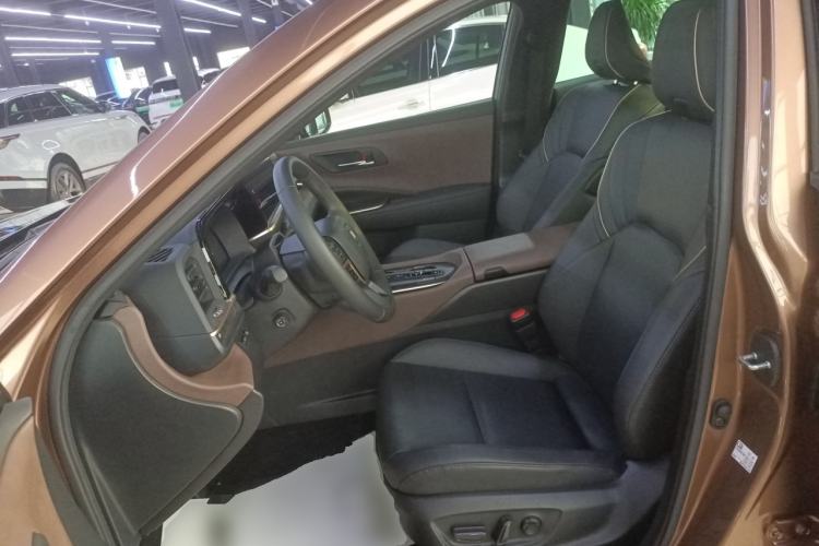 Used Toyota Crown 2023 2.5L SportCross HEV Two-Wheel Drive Prestige Edition Left Front Seat