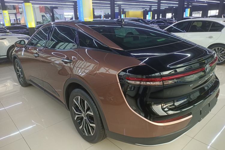 Used Toyota Crown 2023 2.5L SportCross HEV Two-Wheel Drive Prestige Edition Rear Left 45 Deg