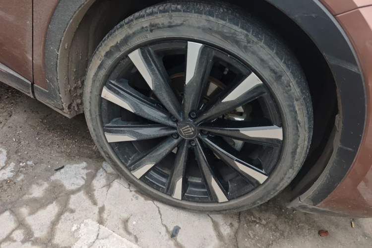 Used Toyota Crown 2023 2.4T SportCross HEV Four-Wheel Drive Ultimate Edition Right Front Wheel Hub