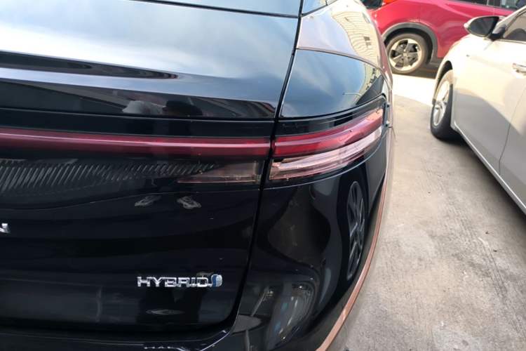 Used Toyota Crown 2023 2.5L SportCross HEV Two-Wheel Drive Prestige Edition Right Rear Taillight