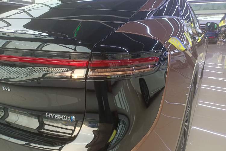 Used Toyota Crown 2023 2.5L SportCross HEV Two-Wheel Drive Prestige Edition Right Rear Taillight
