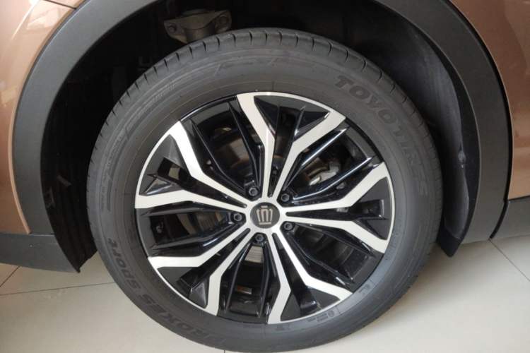 Used Toyota Crown 2023 2.5L SportCross HEV Two-Wheel Drive Prestige Edition Right Rear Wheel Hub
