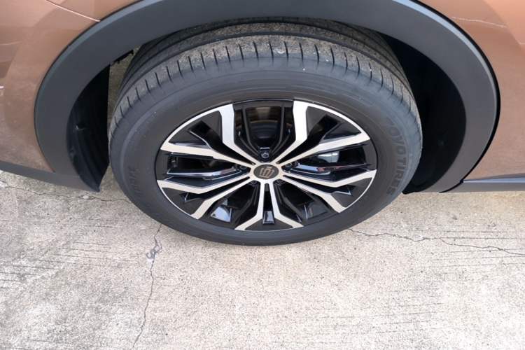 Used Toyota Crown 2023 2.5L SportCross HEV Two-Wheel Drive Prestige Edition Right Rear Wheel Hub