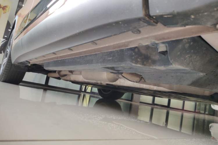 Used Toyota Crown 2023 2.5L SportCross HEV Two-Wheel Drive Prestige Edition Right Side Sill