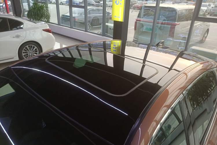Used Toyota Crown 2023 2.5L SportCross HEV Two-Wheel Drive Prestige Edition Roof