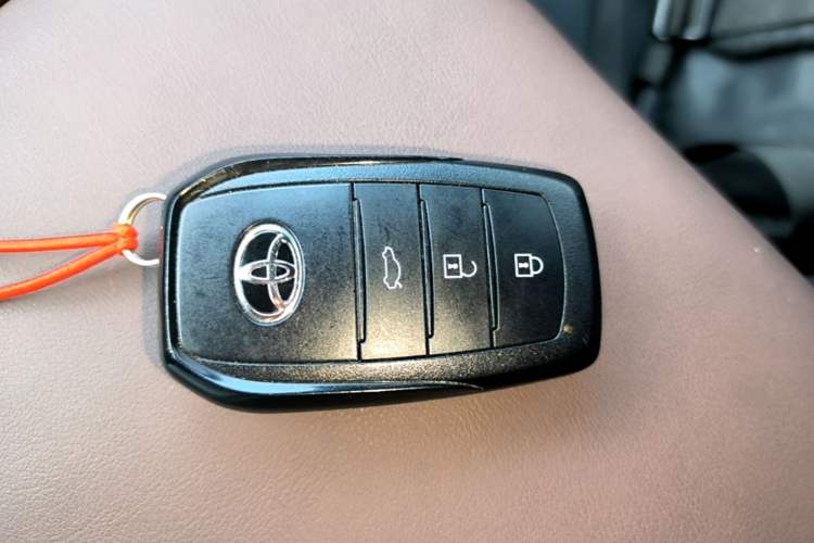 Used Toyota Crown 2023 2.5L SportCross HEV Two-Wheel Drive Prestige Edition Vehicle Key