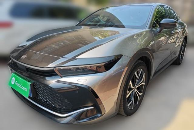 Ojetý Toyota Crown 2023 2.5L SportCross HEV Two-Wheel Drive Prestige Edition