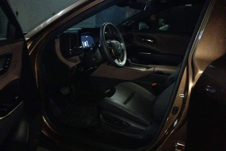 Used Toyota Crown 2023 2.5L SportCross HEV Two-Wheel Drive Prestige Edition Driver Seat