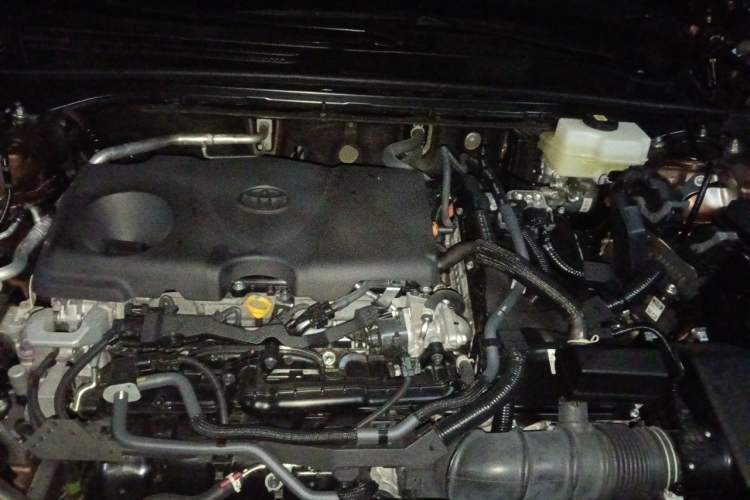 Used Toyota Crown 2023 2.5L SportCross HEV Two-Wheel Drive Prestige Edition Engine Bay
