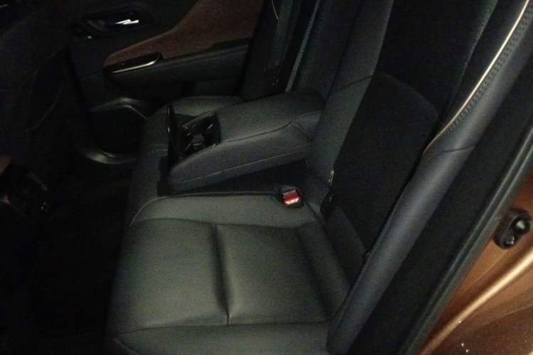 Used Toyota Crown 2023 2.5L SportCross HEV Two-Wheel Drive Prestige Edition Left Rear Seat
