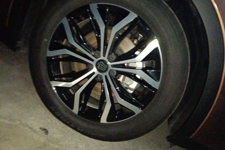 Used Toyota Crown 2023 2.5L SportCross HEV Two-Wheel Drive Prestige Edition Right Front Wheel Hub