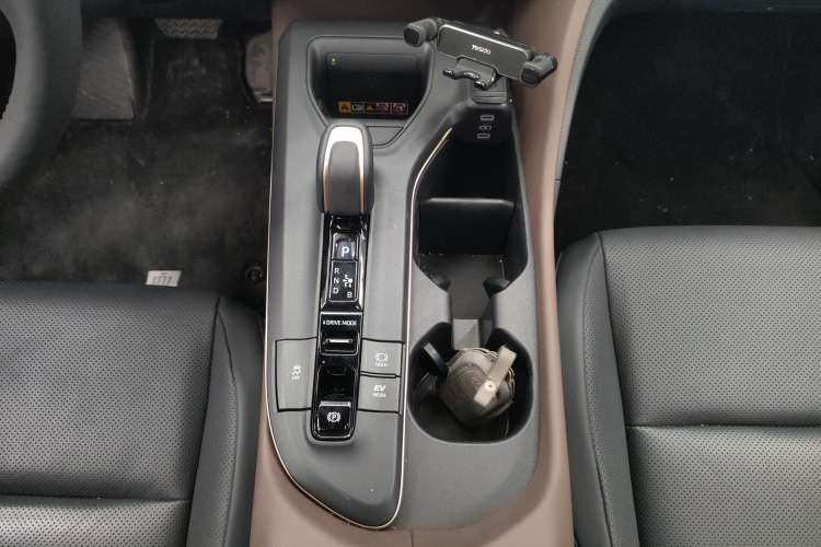 Used Toyota Crown 2023 2.5L SportCross HEV Two-Wheel Drive Prestige Edition Gear Lever