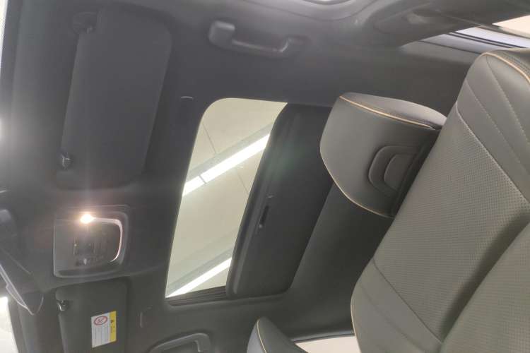Used Toyota Crown 2023 2.5L SportCross HEV Two-Wheel Drive Prestige Edition Headliner