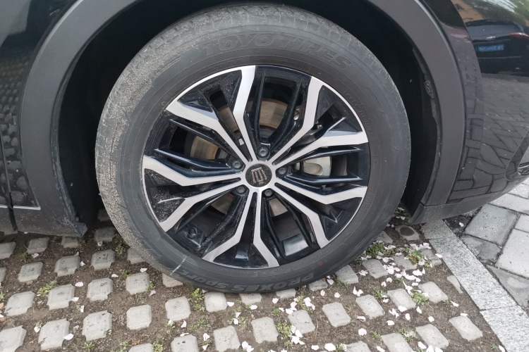 Used Toyota Crown 2023 2.5L SportCross HEV Two-Wheel Drive Prestige Edition Right Front Wheel Hub