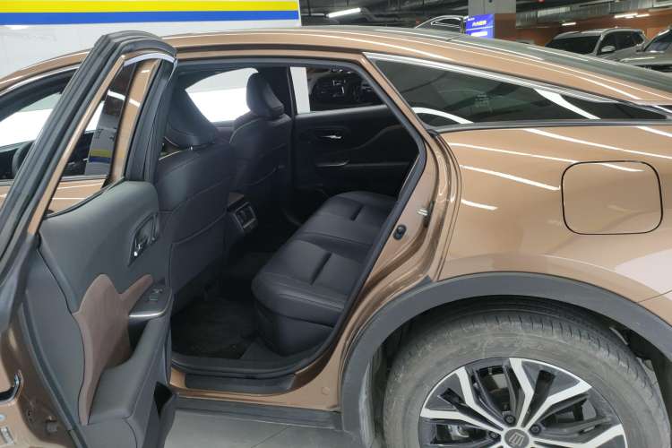 Used Toyota Crown 2023 2.5L SportCross HEV Two-Wheel Drive Prestige Edition Right Rear Seat