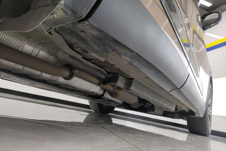 Used Toyota Crown 2023 2.5L SportCross HEV Two-Wheel Drive Prestige Edition Right Side Sill
